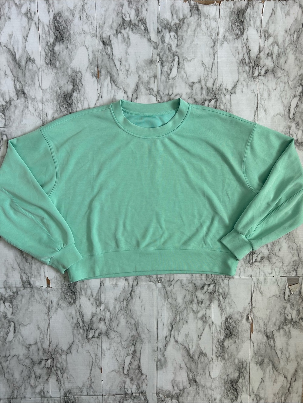 Lululemon size 8 Softstreme Perfectly Oversized Cropped Crew wild mint